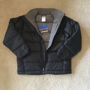 New Patagonia boys medium black down jacket